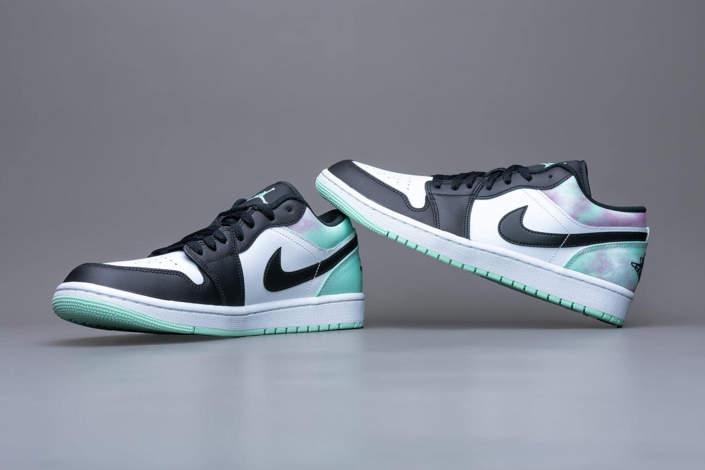 Nike Air Jordan 1 Low Scarpe da Uomo, Black/Black-University Blue, 40, Nero Nero Blu università, 44.5 EU