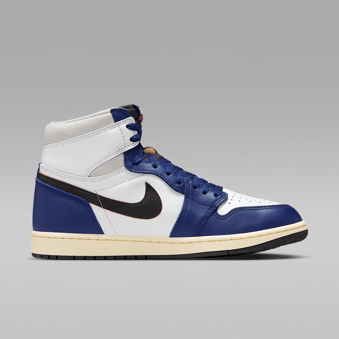 Air Jordan 1 High OG Rare Air Scarpe da uomo (DZ5485-100, Bianco/Grigio Neutro/Blu Reale scuro/Nero), Bianco/Grigio neutro/Blu reale scuro/Nero, 43 EU